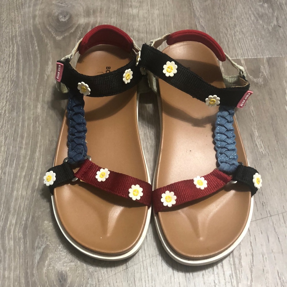 BCBG GIRLS sandals size 5